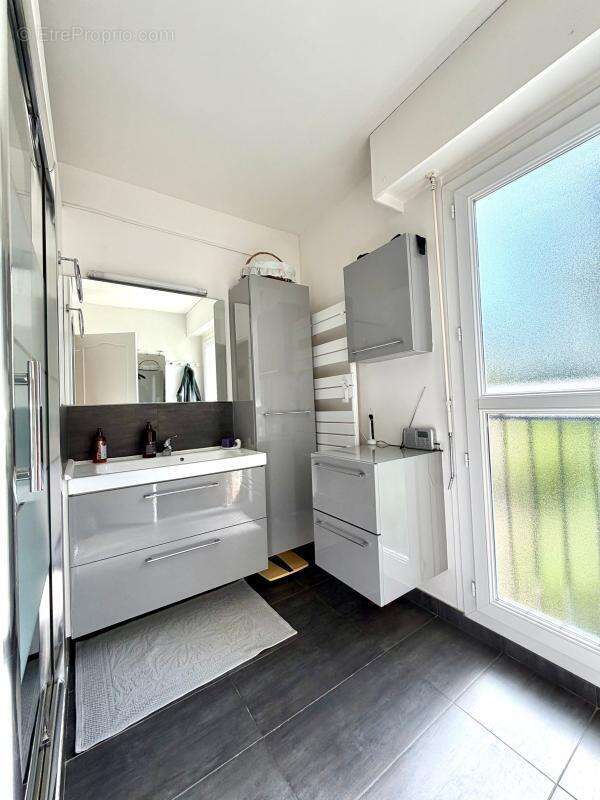 Appartement à PARIS-19E
