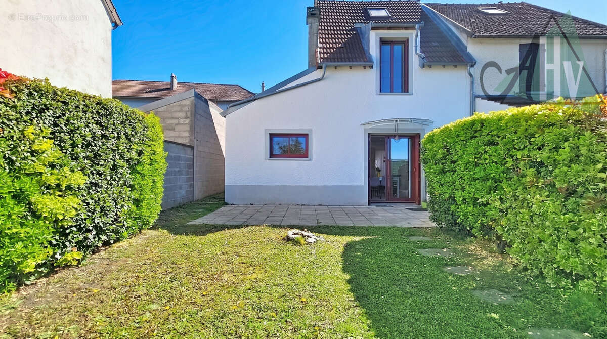 Maison à FERRIERES-EN-BRIE
