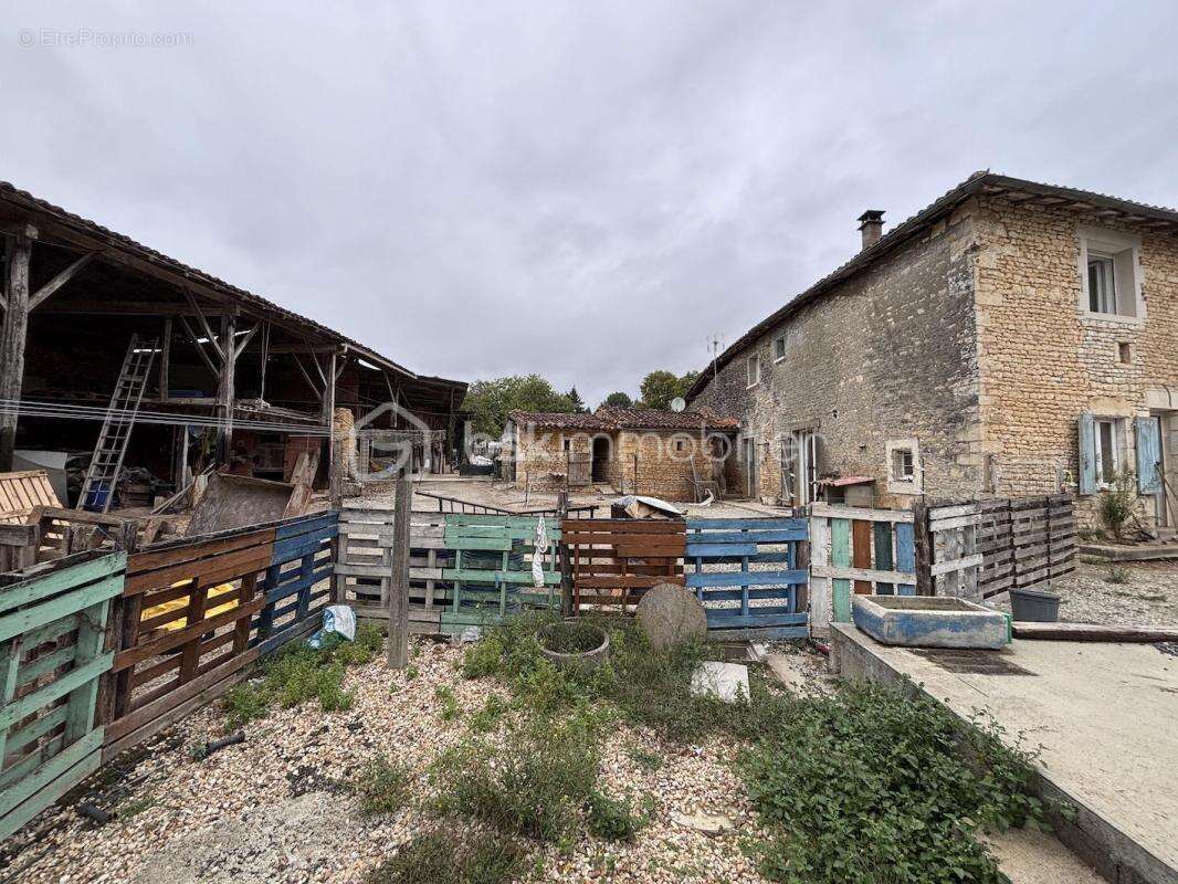 Maison en pierre 168m2 + Dépendances – Val-de-Bonnieure - photo 14