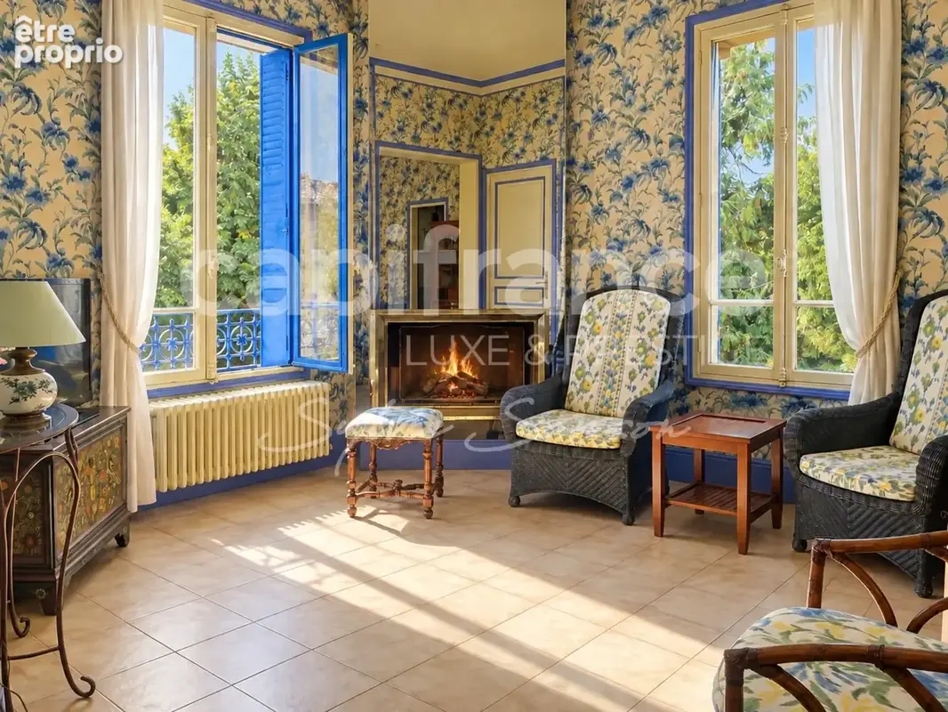 Mantes-la-Jolie – Demeure de caractère de 380 m², 14 pièces, jardin et garage - photo 6