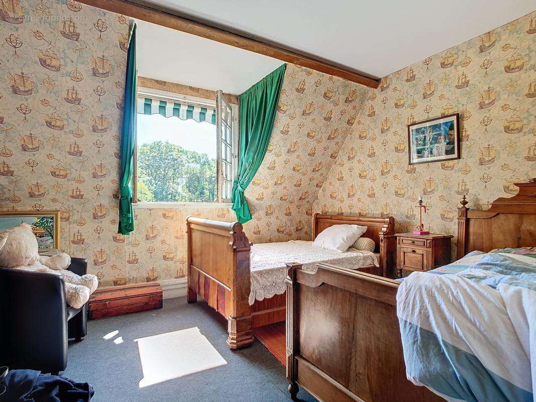 Maison à LA CHAPELLE-CHAUSSEE