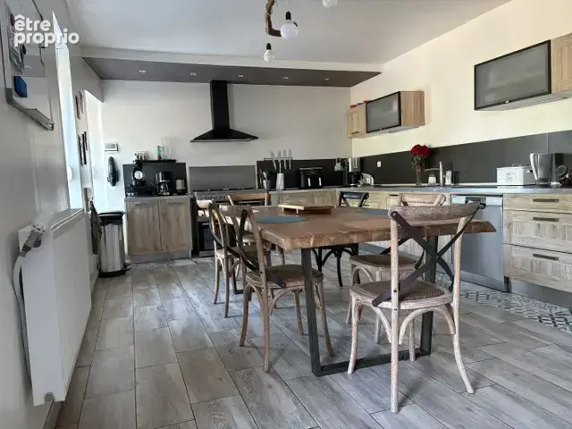 A vendre Belle maison 242 m2 à Cheffois 5 chambres avec Piscine - photo 4