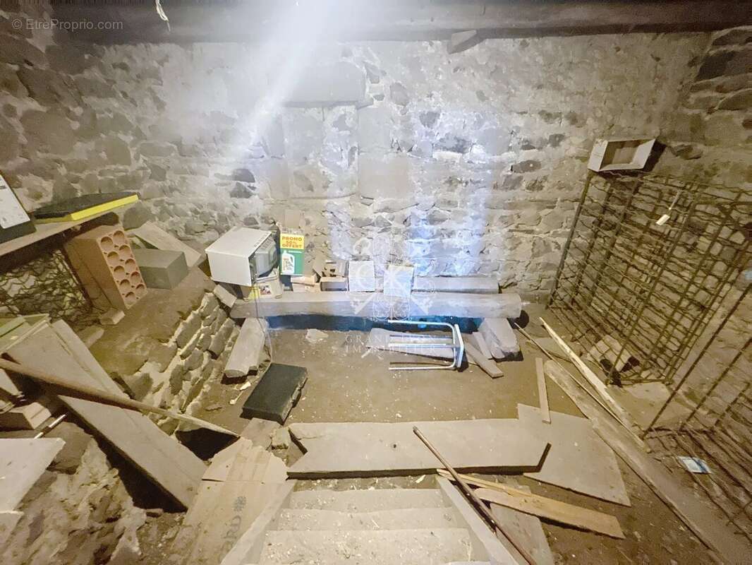 Maison à FERRIERES-SUR-SICHON