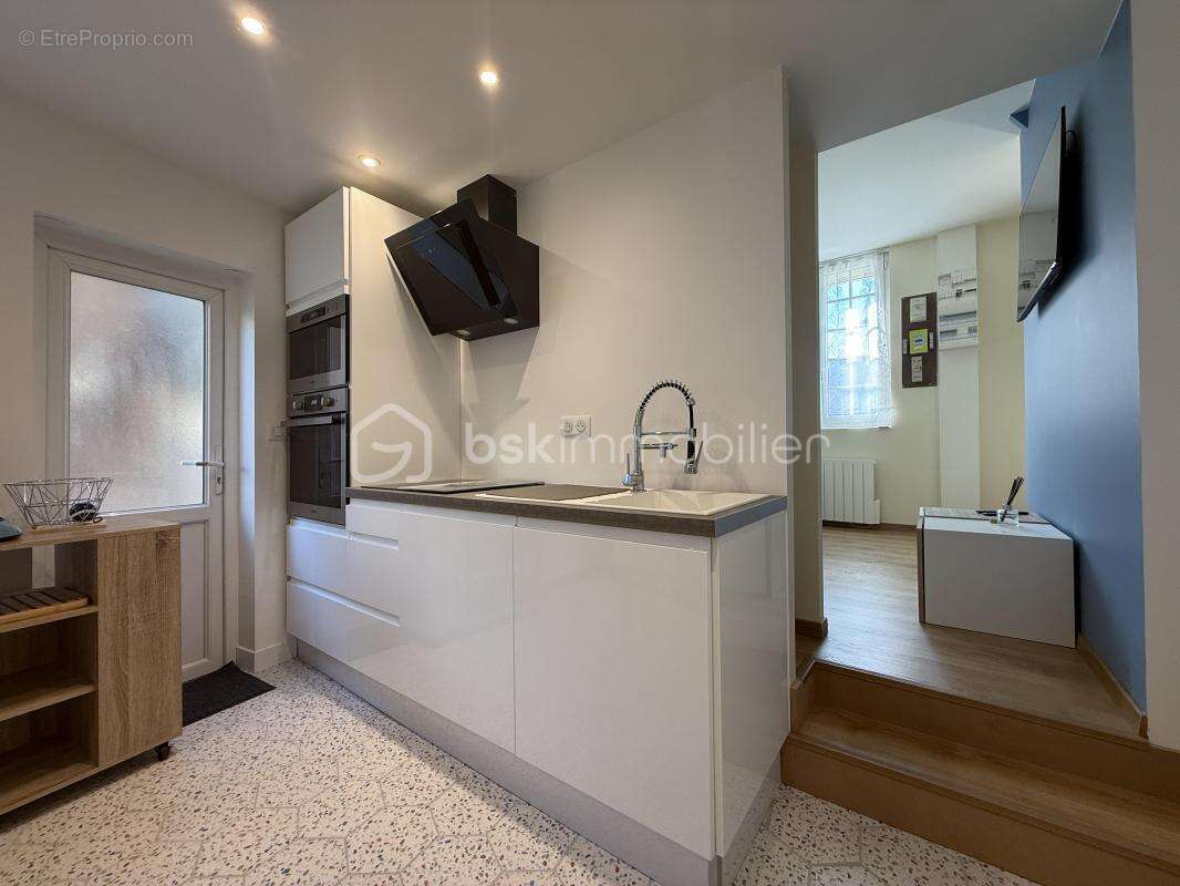 Maison à PONT-L&#039;EVEQUE