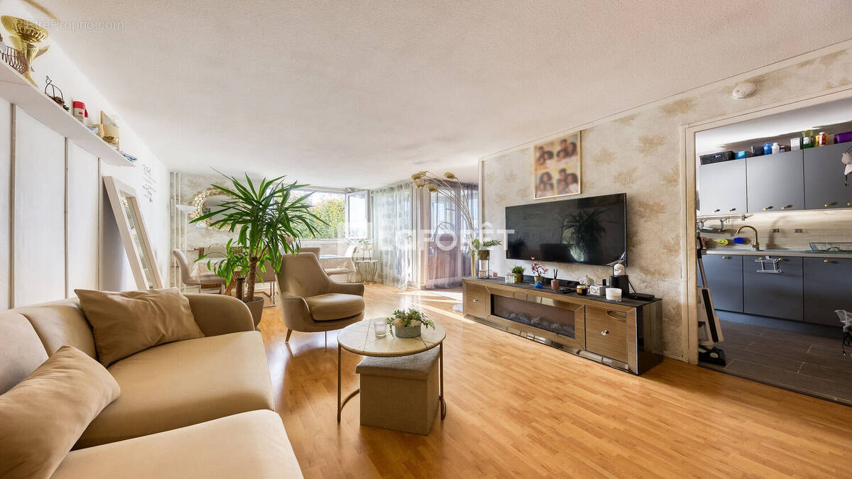 Appartement à ROISSY-EN-BRIE