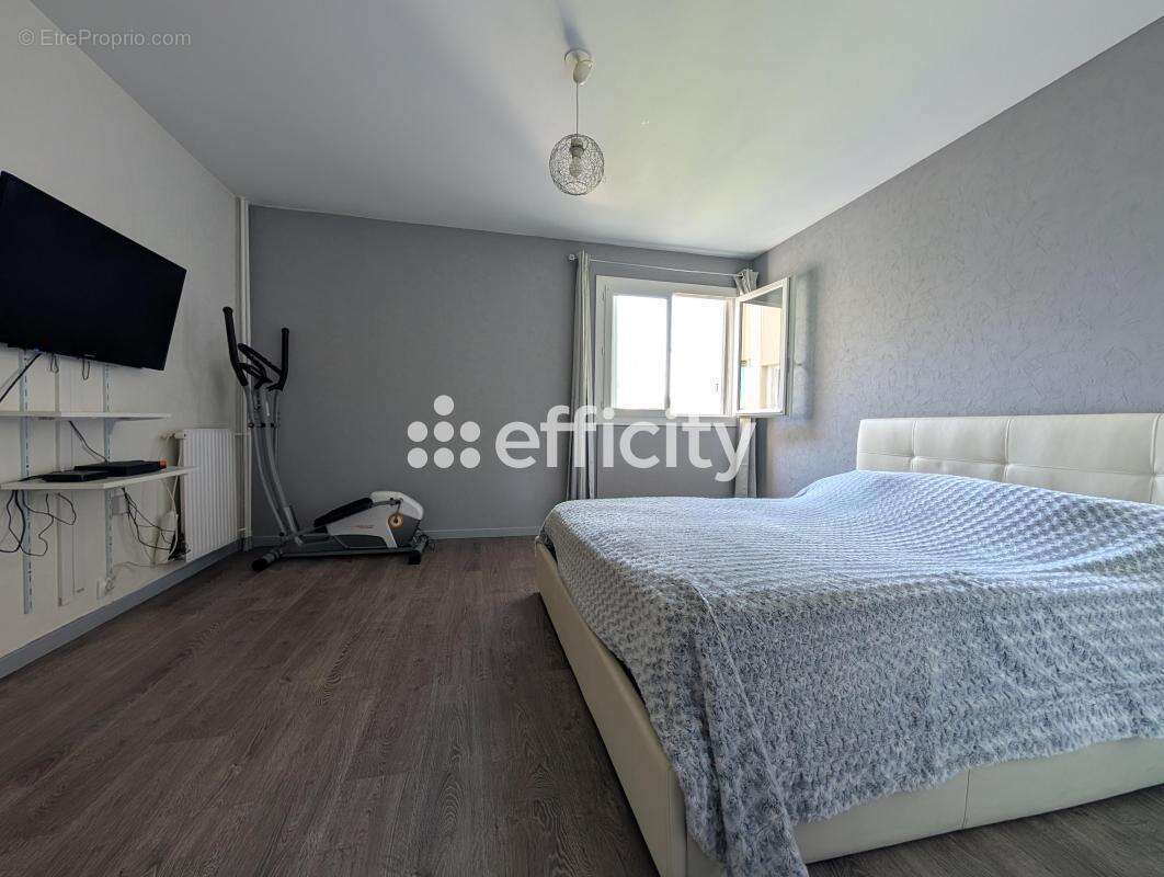 Appartement à ENGHIEN-LES-BAINS