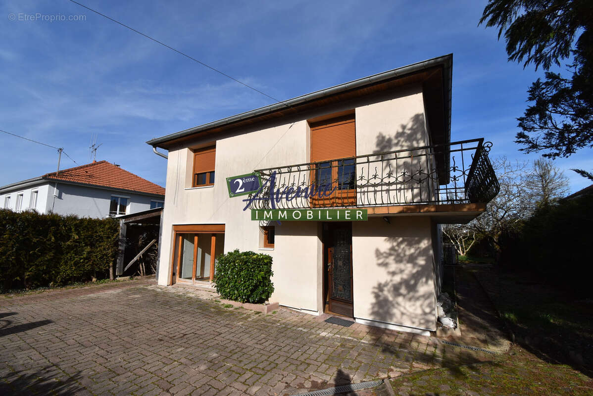 Maison à SAINT-LOUP-SUR-SEMOUSE