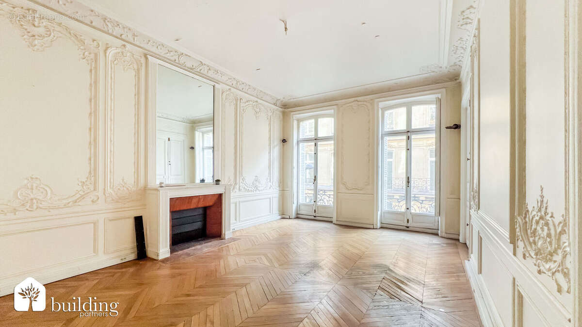 Appartement à PARIS-8E