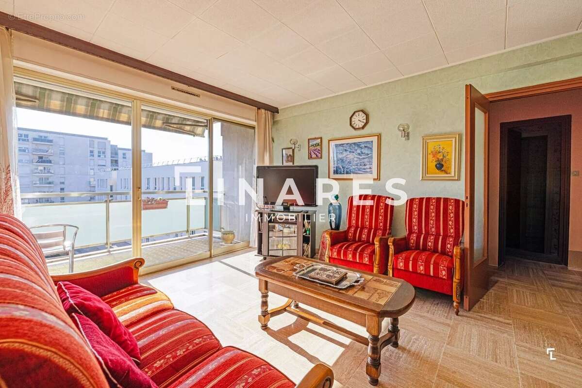 Appartement à MARSEILLE-1E
