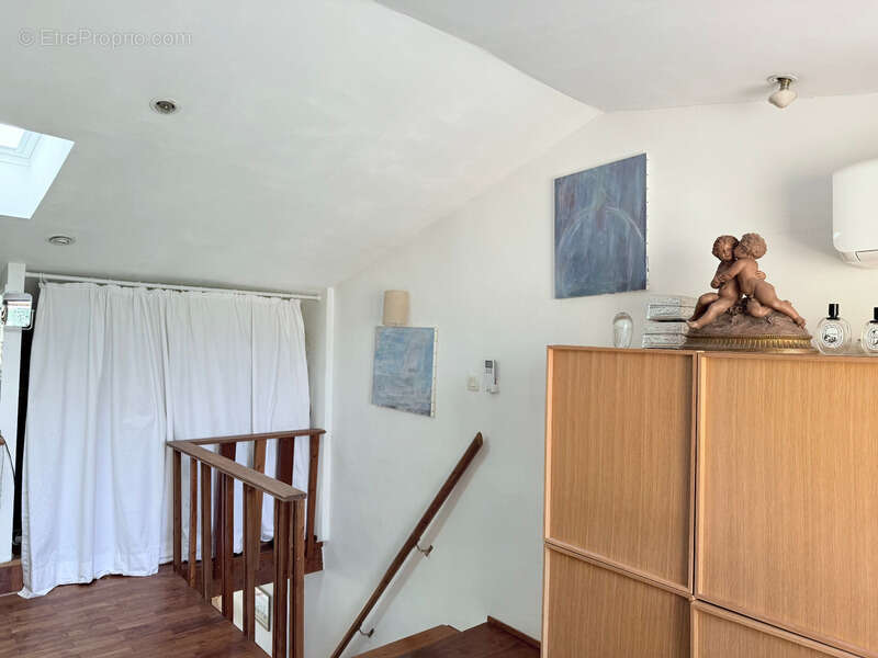 T2 Duplex dernier étage 57m² + terrasses – Vues toits & Thermes – Aix Centre - photo 10