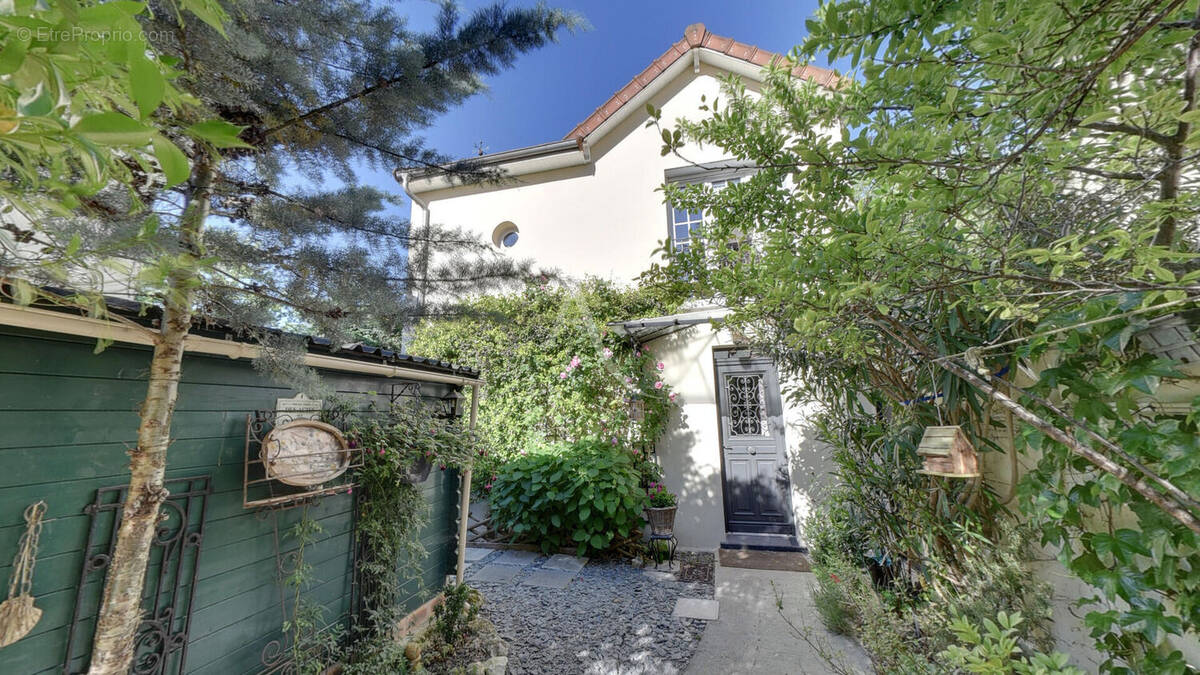 Maison à BRY-SUR-MARNE