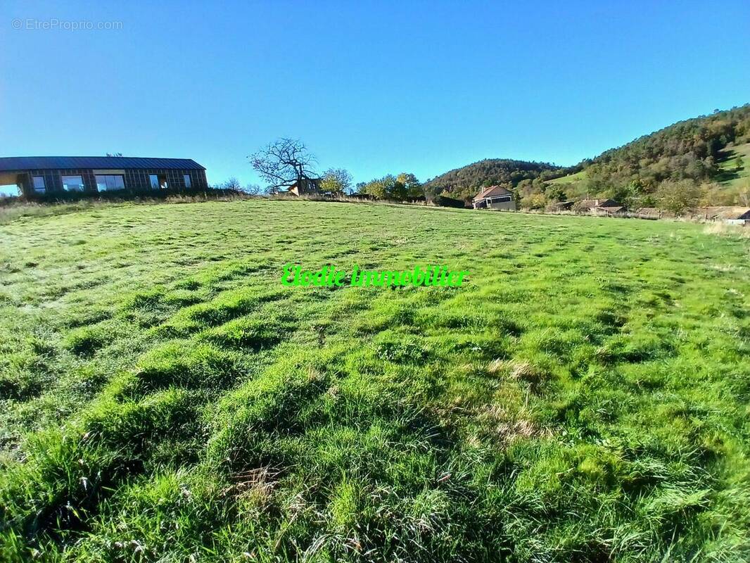 Terrain à SAINT-LAURENT-CHABREUGES