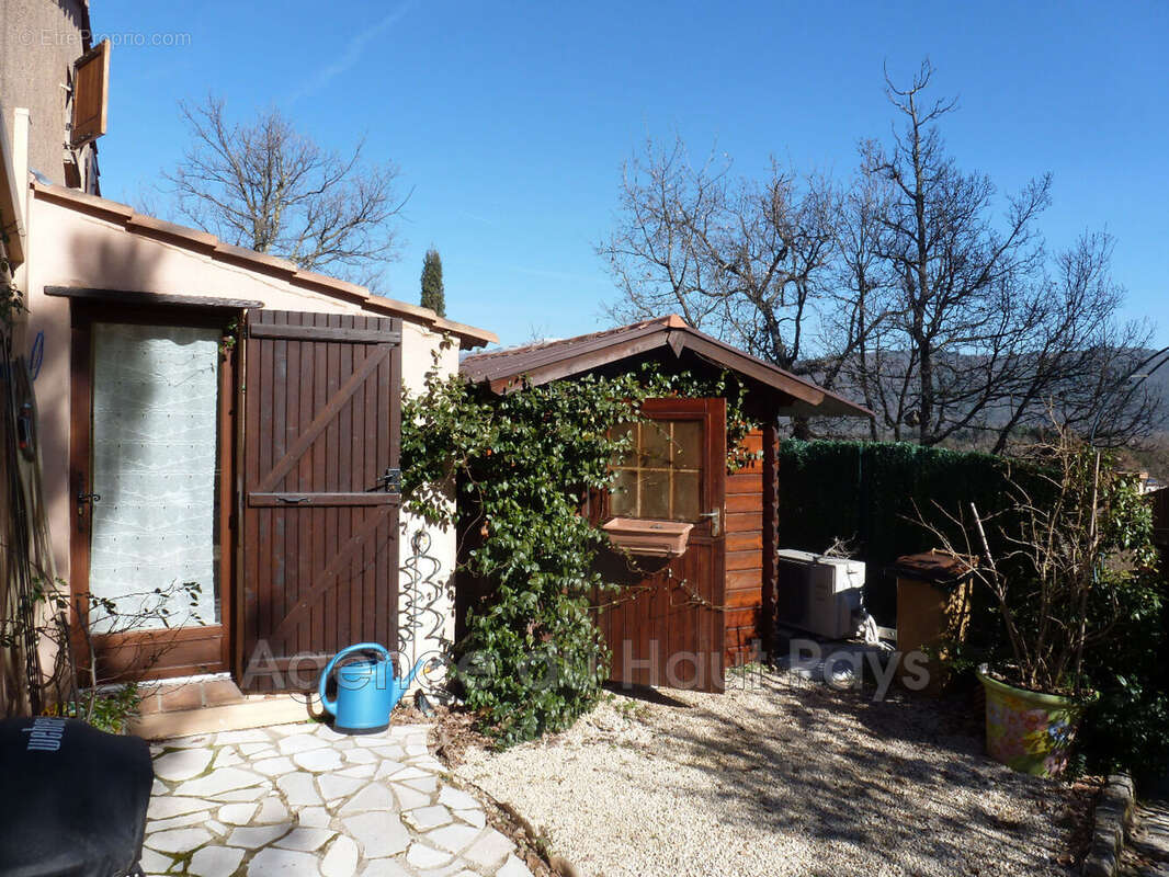 Maison à SAINT-CEZAIRE-SUR-SIAGNE