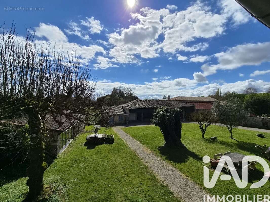 Maison 560 m² à Melleran  - photo 2