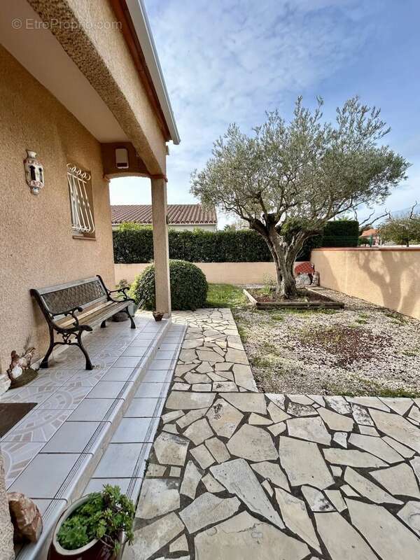 Maison à VILLENEUVE-DE-LA-RAHO