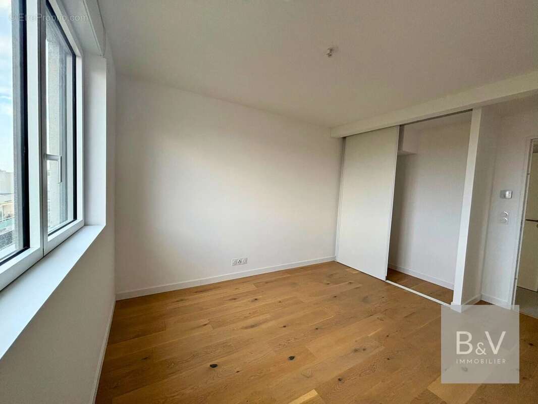 Appartement à SAINT-LAURENT-DU-VAR