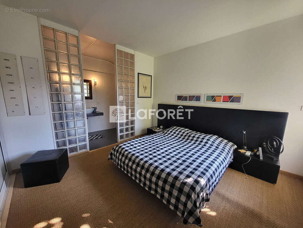 Maison à L'ISLE-SUR-LA-SORGUE