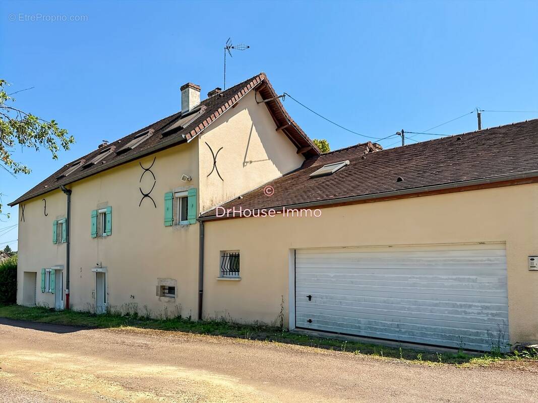 Maison à CIREY-LES-PONTAILLER