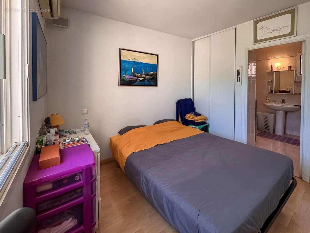 Appartement à EZE