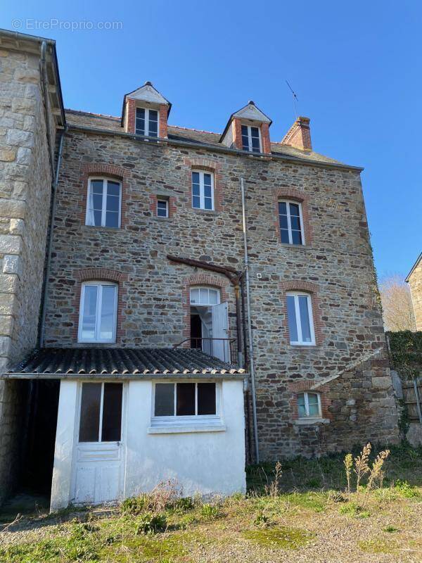 Maison à CHATEAUNEUF-D'ILLE-ET-VILAINE
