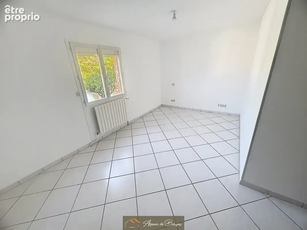 Secteur residentiel - villa 4 faces  99.65 m2 hbts av studio 44.81 independant sur 933 m2 de terrain  - - photo 16