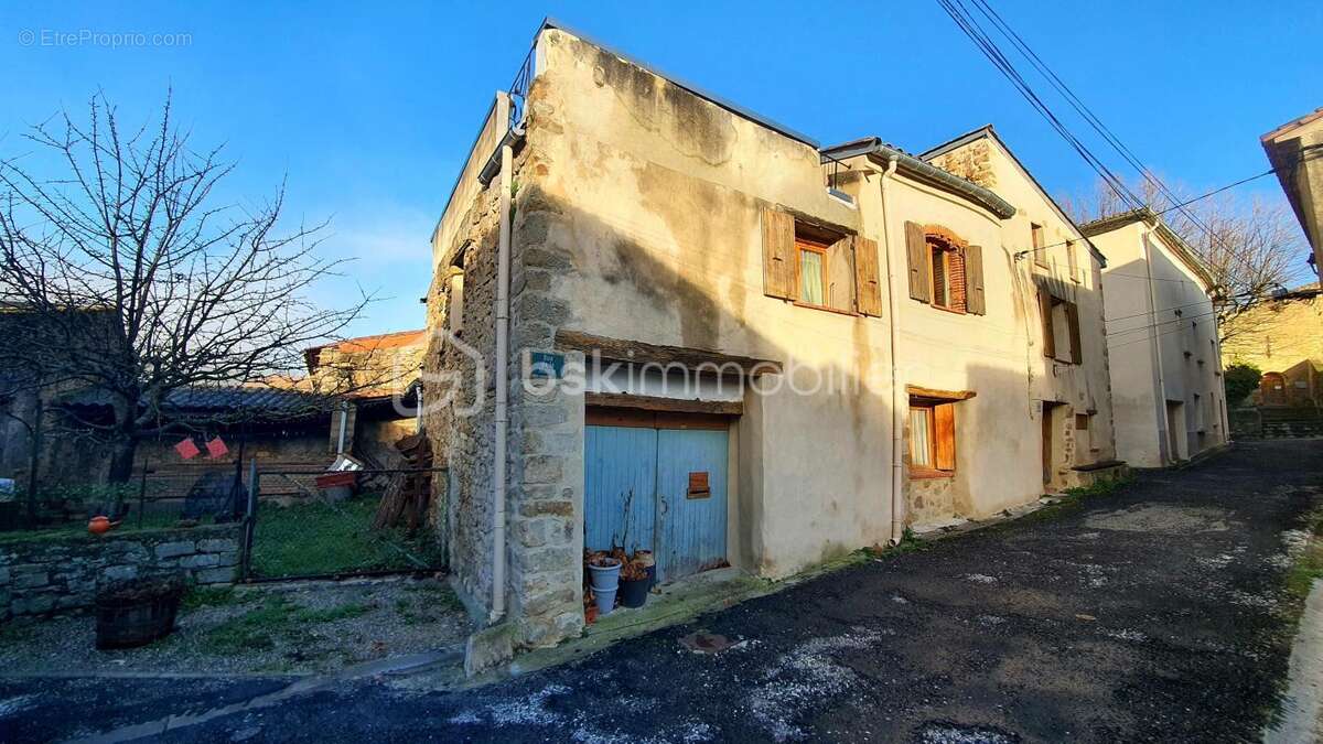 Maison à CUBIERES-SUR-CINOBLE