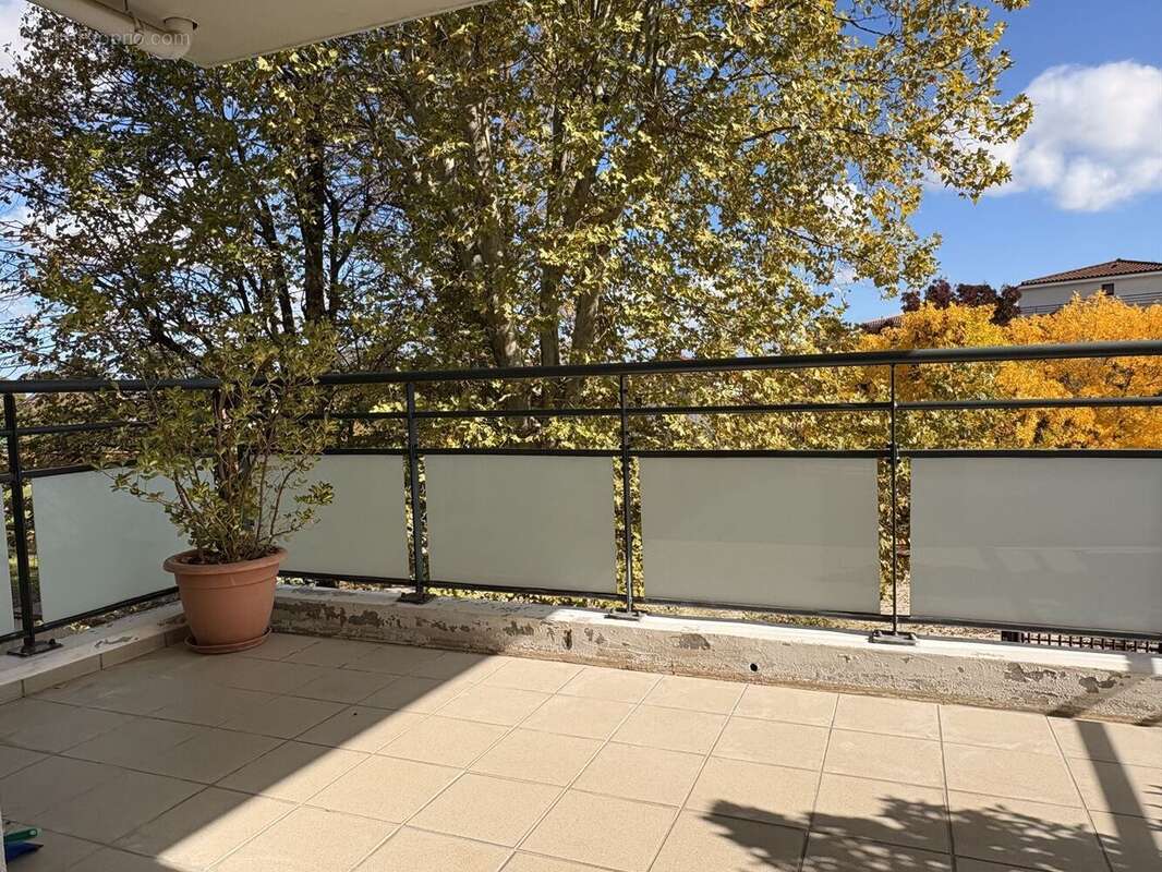 Appartement à SAINT-BONNET-DE-MURE