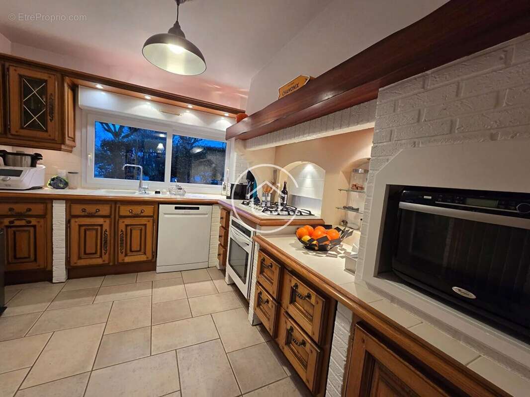 Maison à LA CHAUSSEE-SAINT-VICTOR