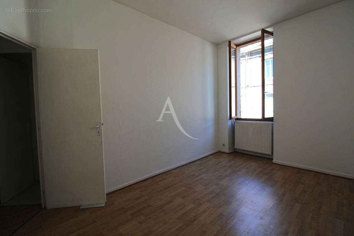 A VENDRE DIJON PLACE BARBE T2 -  42.m2 avec place de parking privative - photo 4