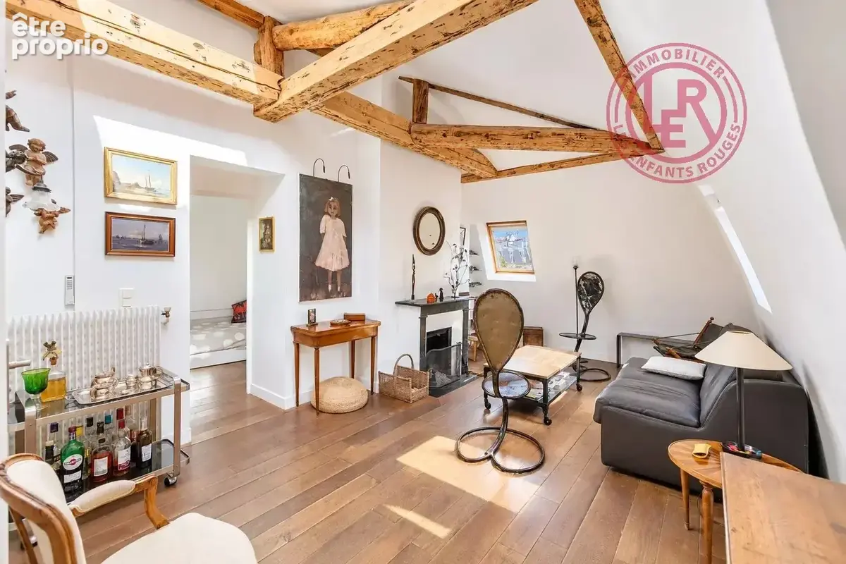 Paris 3ème – Appartement 4 pièces au dernier étage avec ascenseur - photo 3