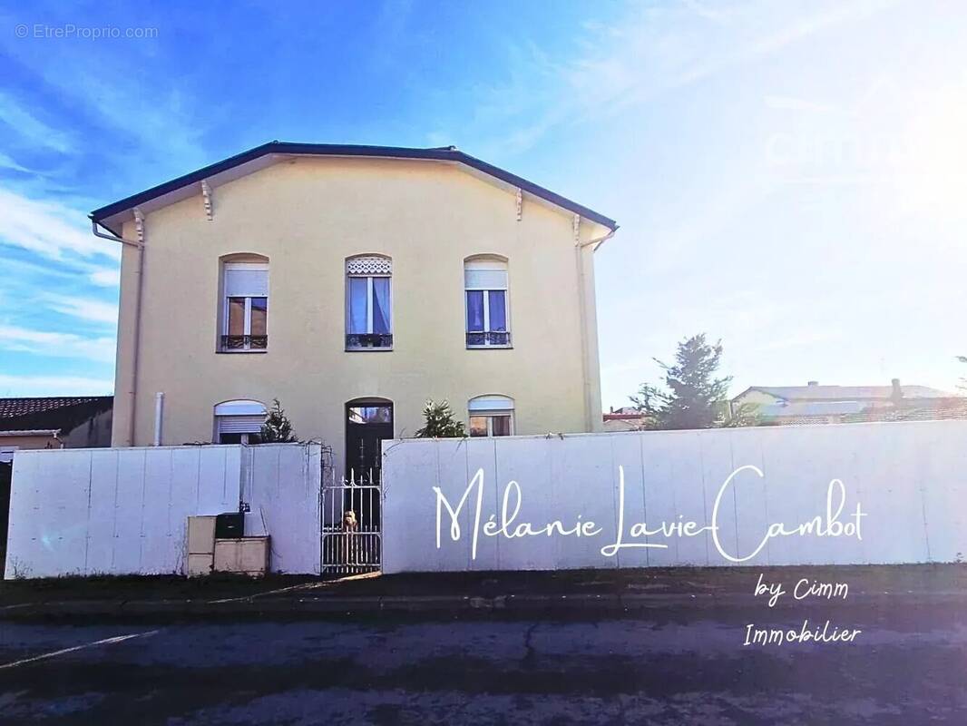 Appartement à SAINT-YZAN-DE-SOUDIAC