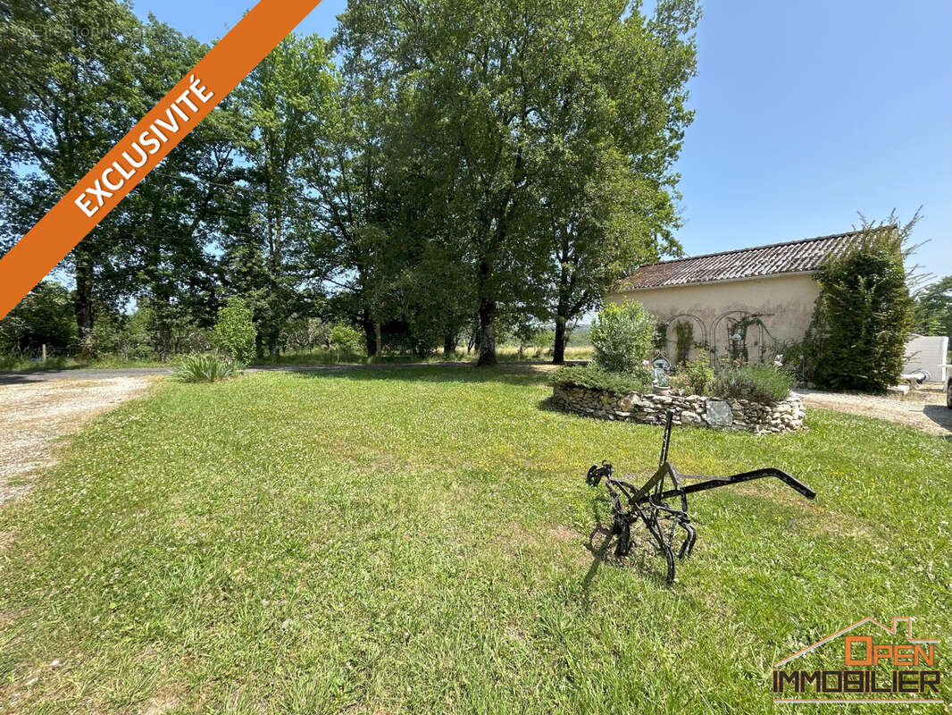 Maison à NADAILLAC-DE-ROUGE