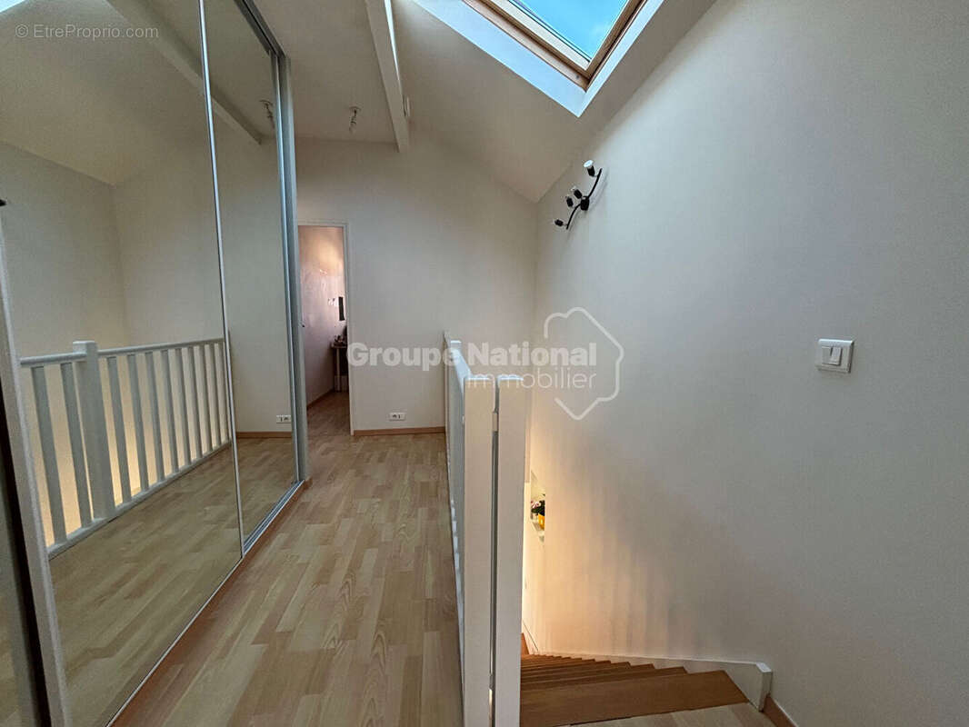 Versailles / Montreuil MAISON 6 pièce(s) 110 m2 avec jardin - photo 12