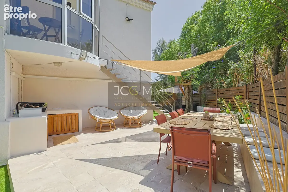 Maison composée de 3 appartements au Cap Brun - photo 11