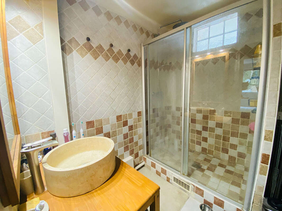 Appartement à LE PERREUX-SUR-MARNE