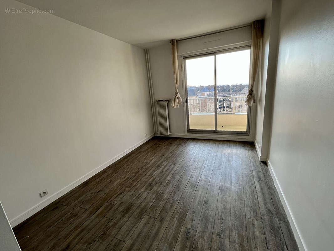 Appartement à PARIS-19E
