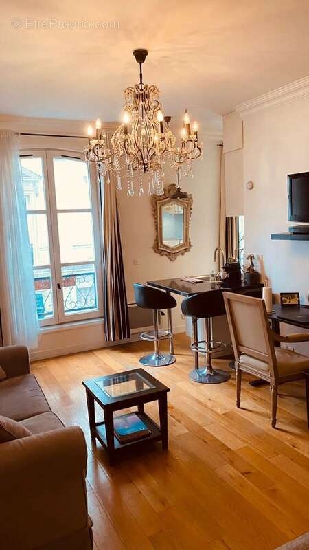 Appartement à PARIS-18E