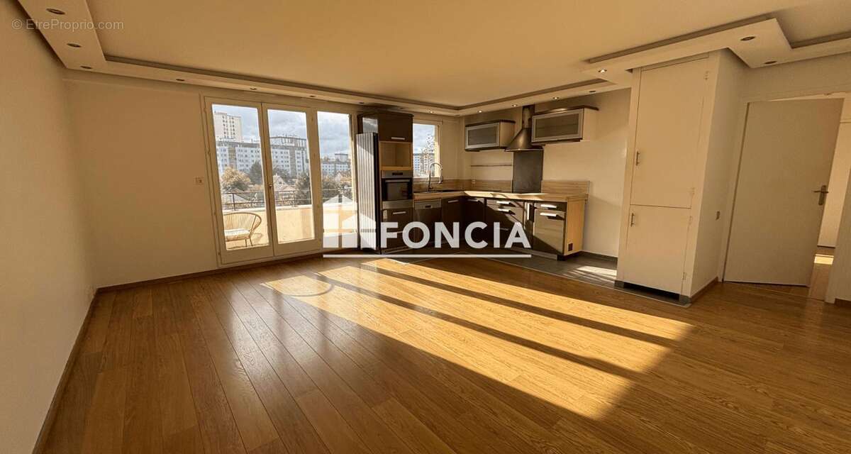 Appartement à SAINT-GRATIEN