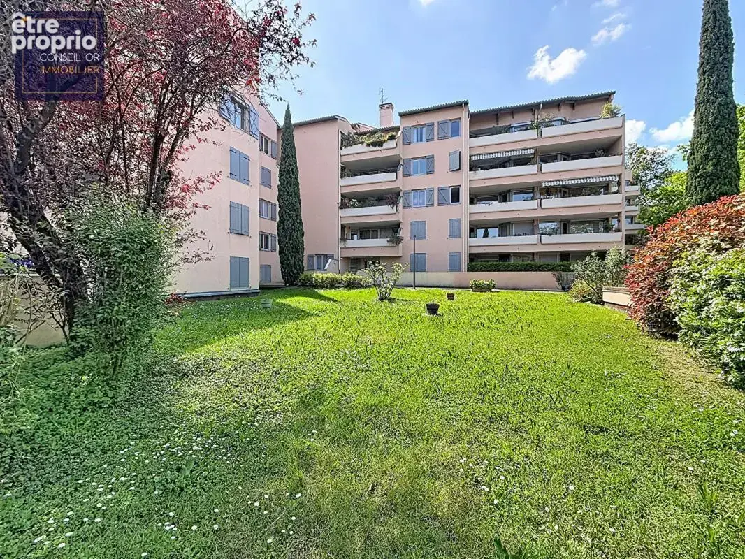 T4 - 82,5 m2 - 3 chambres - Balcon - Parking sous sol - cave - photo 4