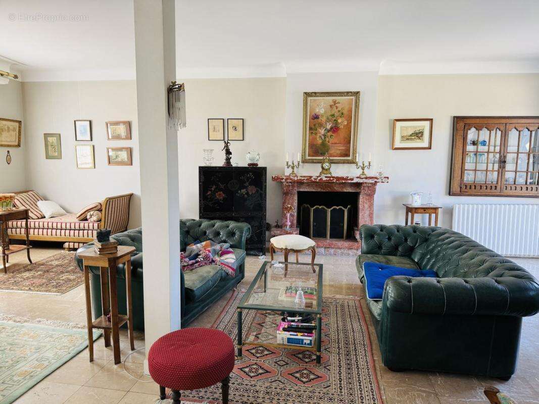 Maison 166 m² à Gelos  - photo 4
