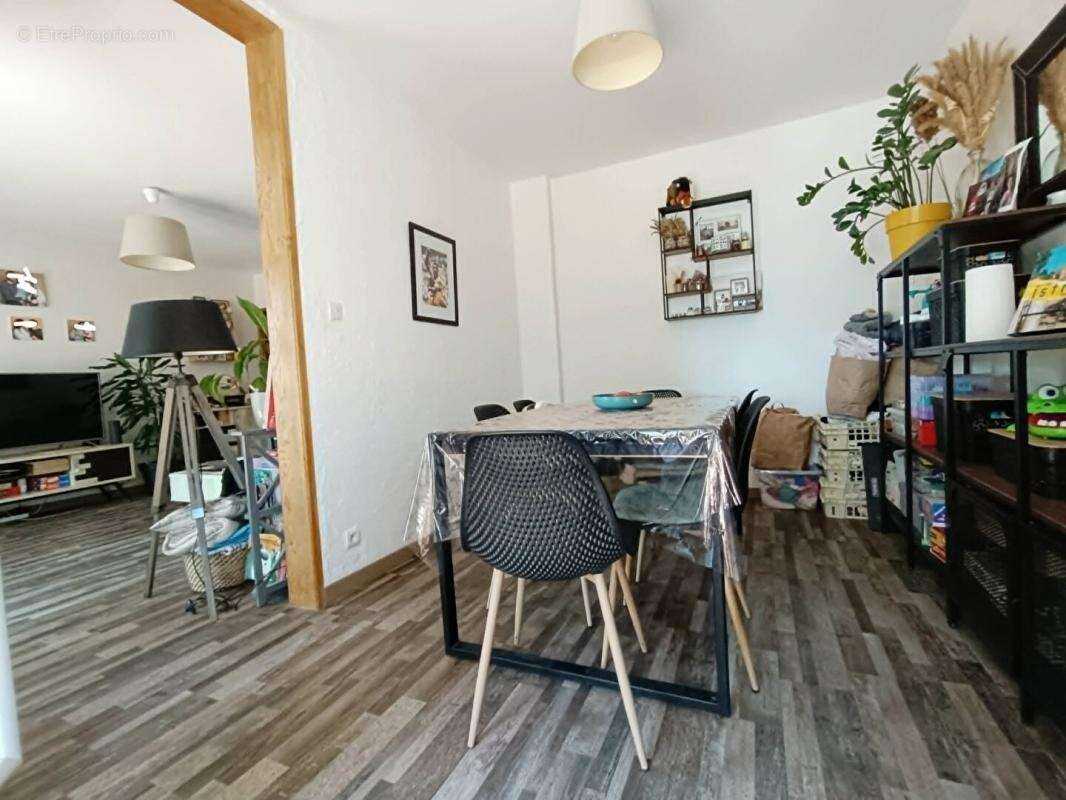Appartement Istres 4 pièce(s) 90 m2 avec Balcon ET CAVE - photo 2