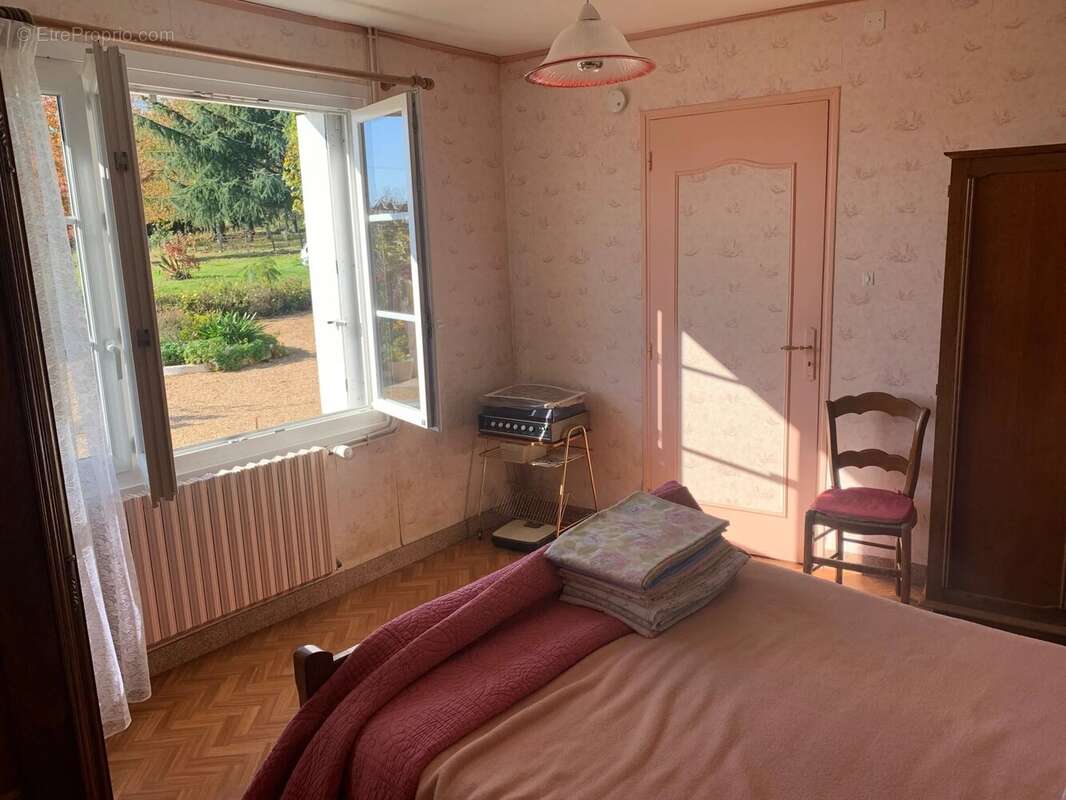 Maison à YVRE-LE-POLIN