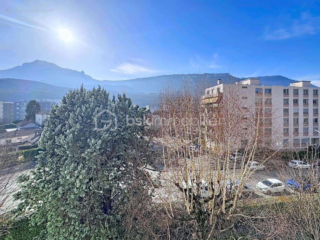 Appartement à FONTAINE