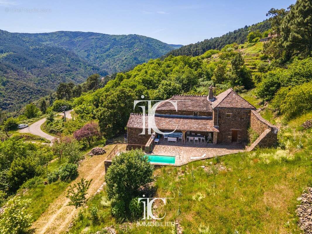 Mas ancien du xviiieme siècle 108m² habitables 4 chambres terrain de 3 173 m² piscine - photo 10