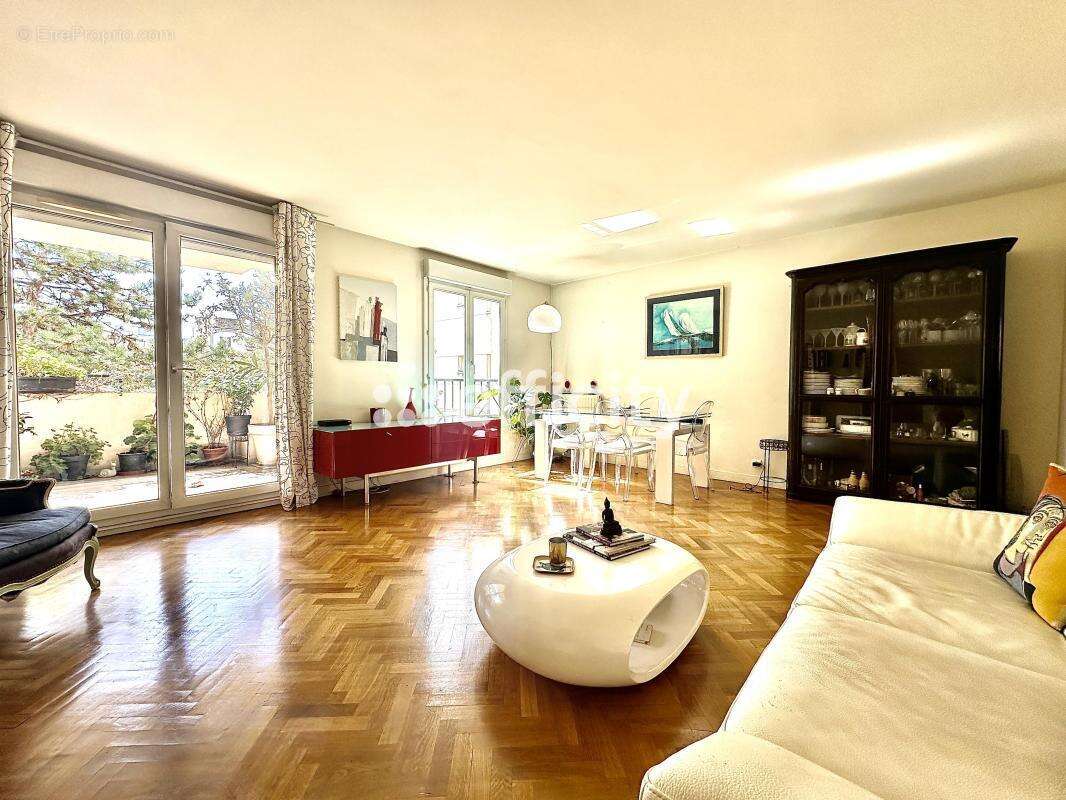 Appartement à MONTROUGE