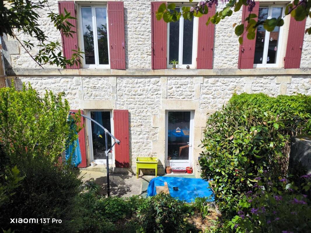 Photo 1 - Maison à SAINT-JEAN-D'ANGELY