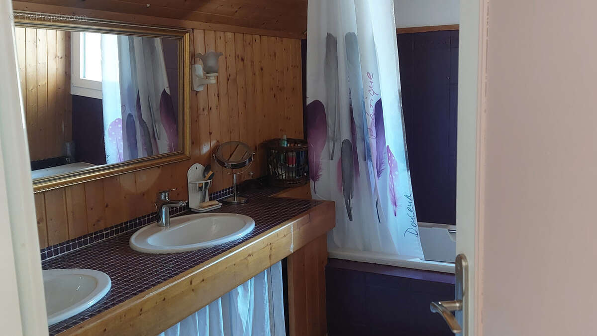 Maison à LE CHAMBON-SUR-LIGNON