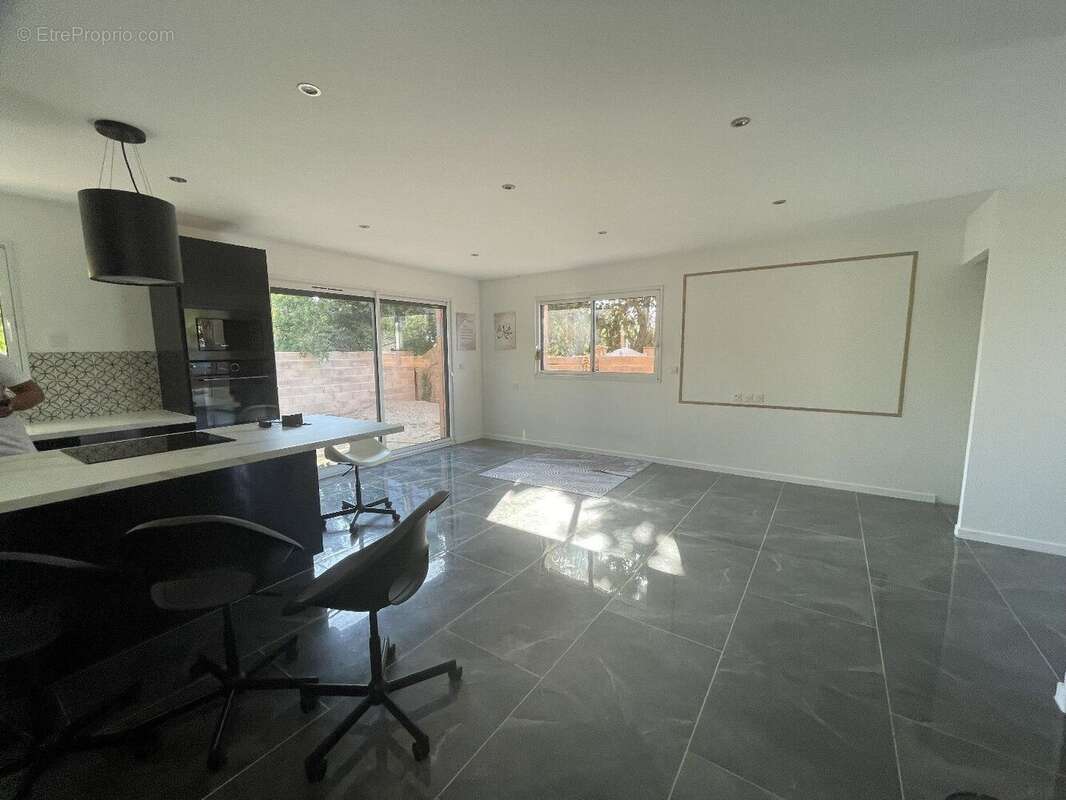 Maison 115 m² à Villeneuve-Tolosane  - photo 4