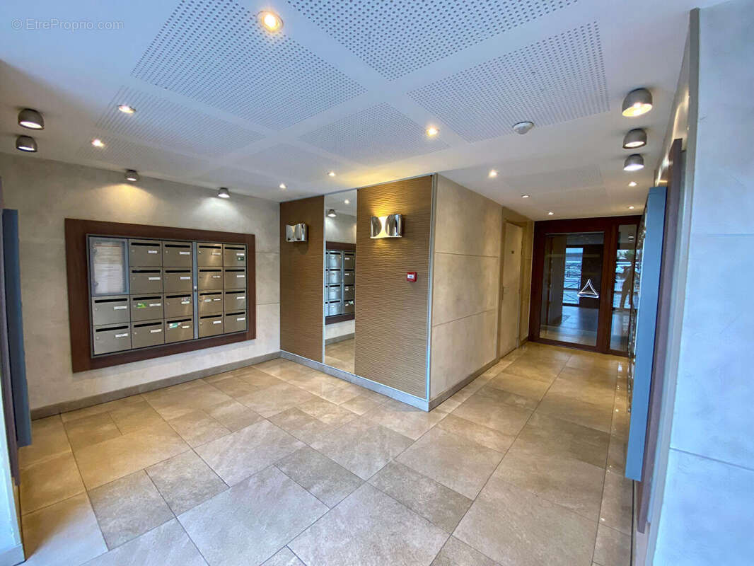 Appartement à SARTROUVILLE