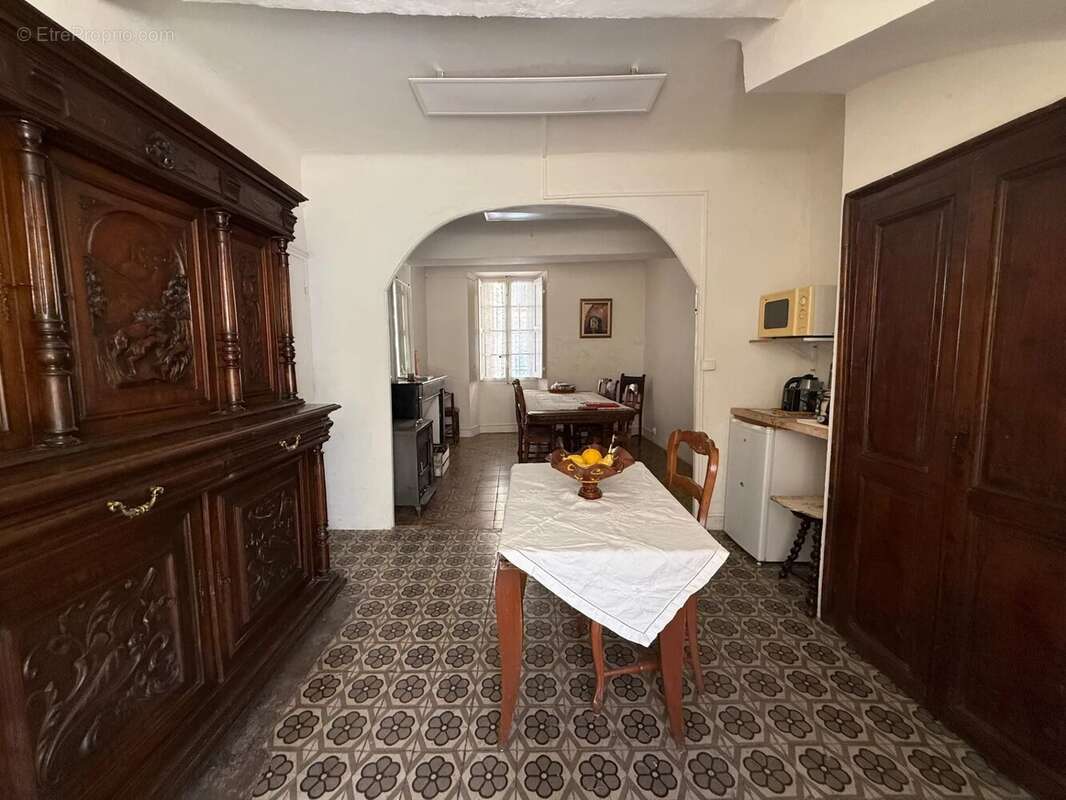 Maison à SAINTE-ANASTASIE-SUR-ISSOLE